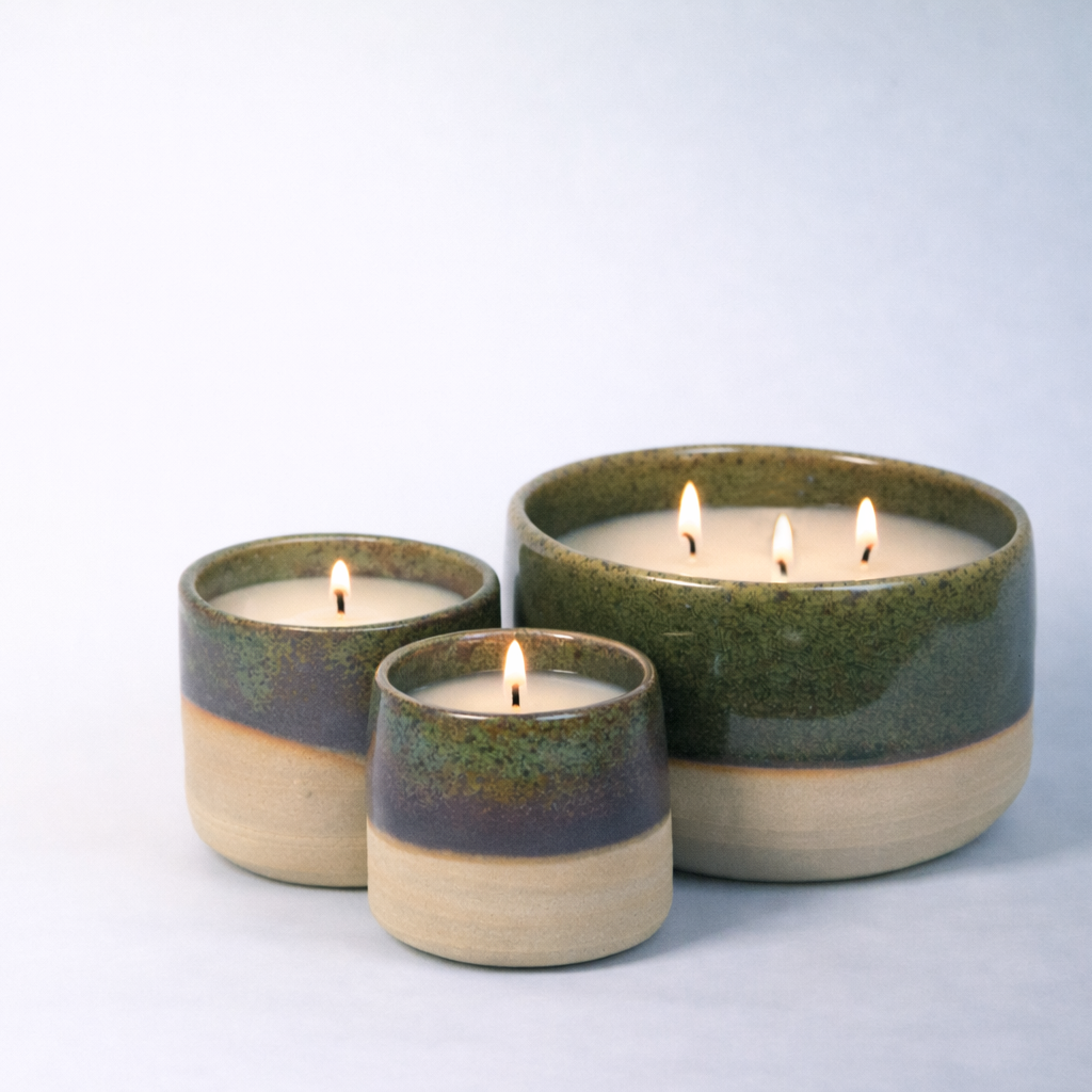 Bougie Écorce du Ventoux en céramique – Pin & Pomme verte