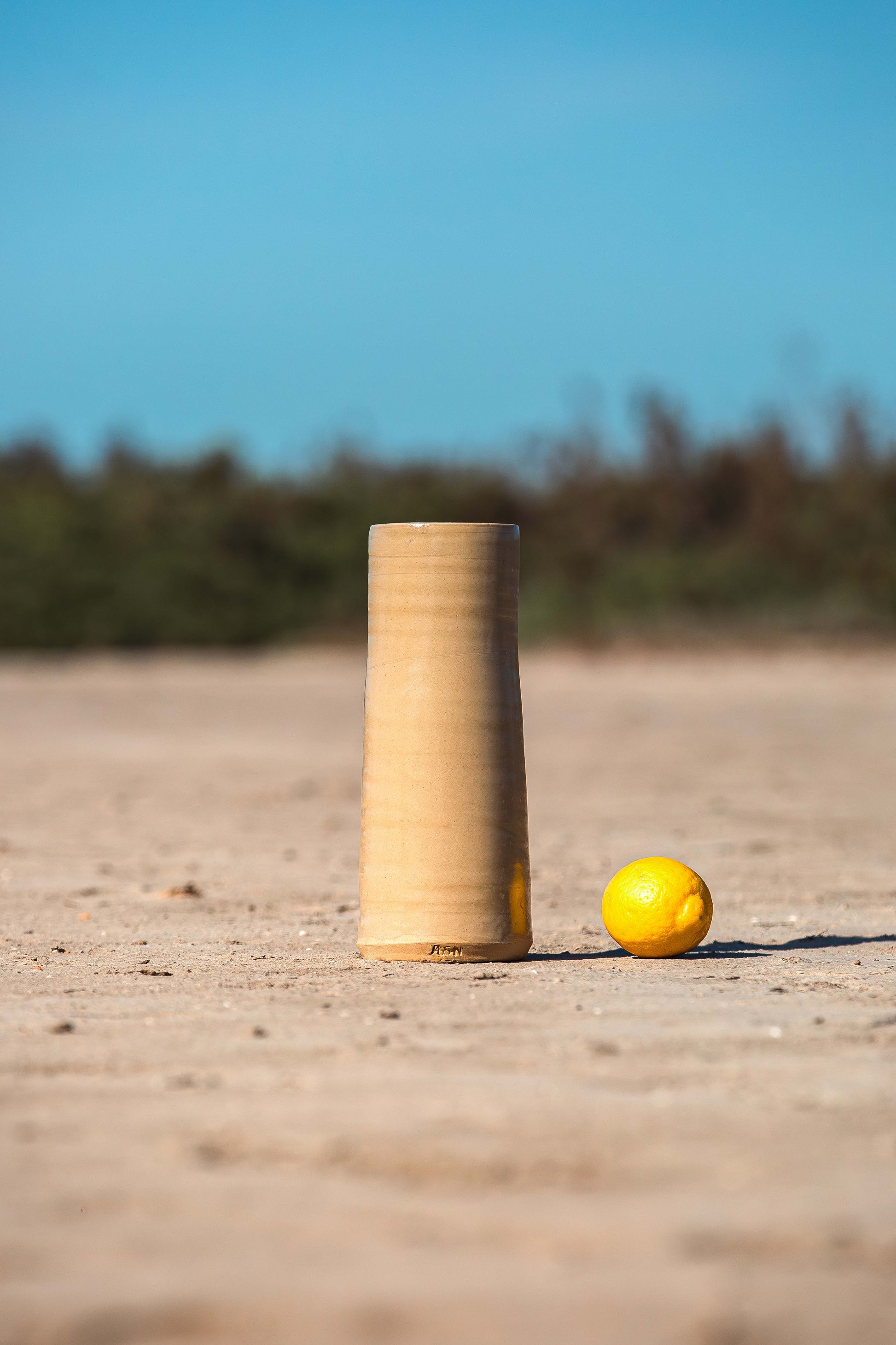 Vase en Céramique TUBE TASSAN BEIGE