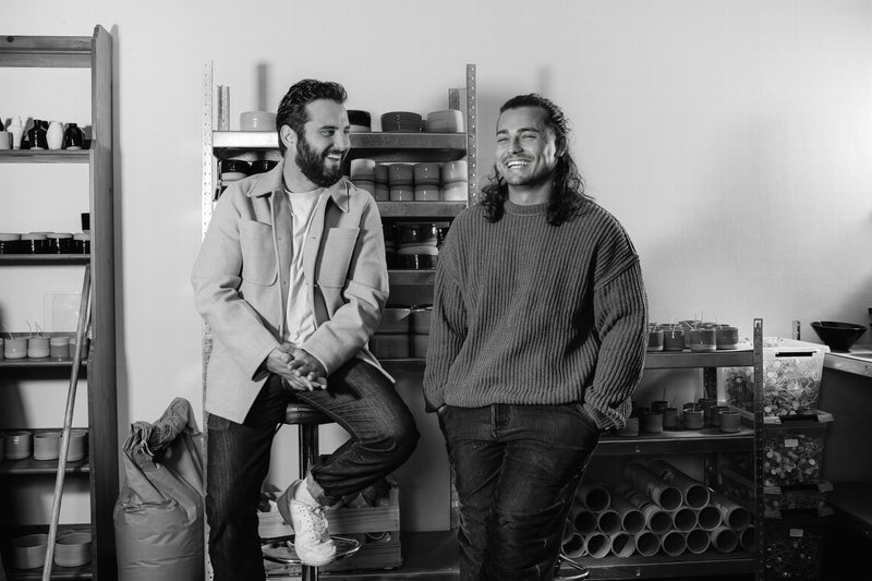 Qui se cache derrière ?